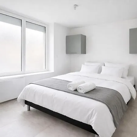 Lunea- Central, Bright, Serene