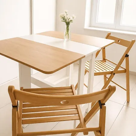 Apartment Lunea- Central, Bright, Serene *