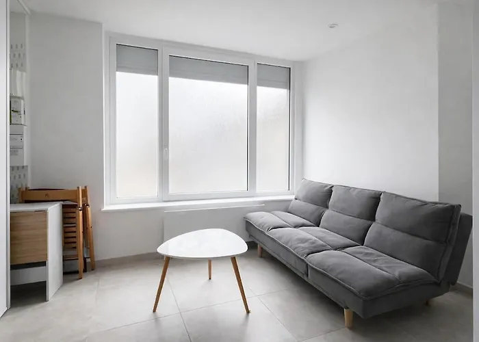 Apartment Lunea- Central, Bright, Serene *